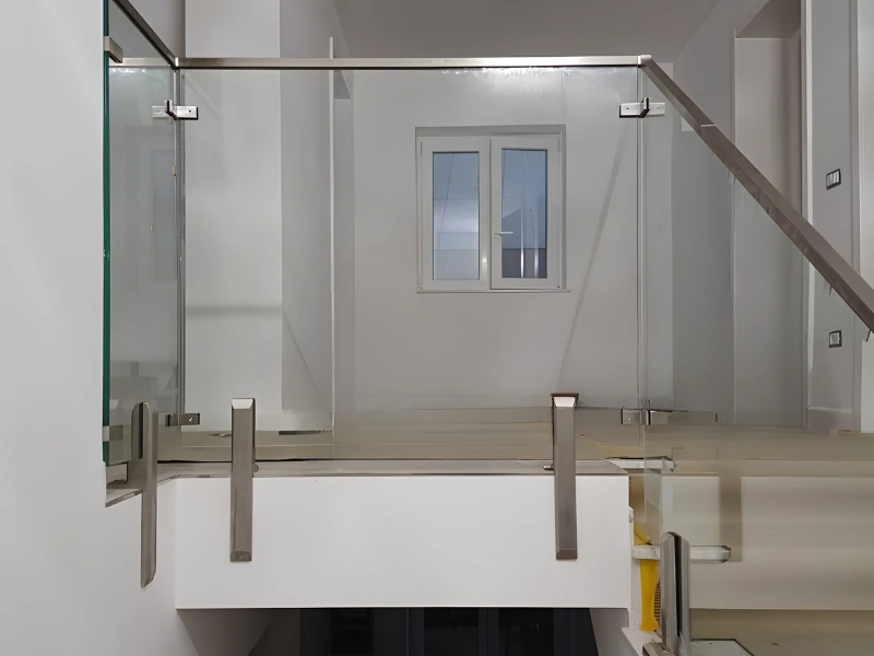 Application of Edge Side Mount Glass Spigot