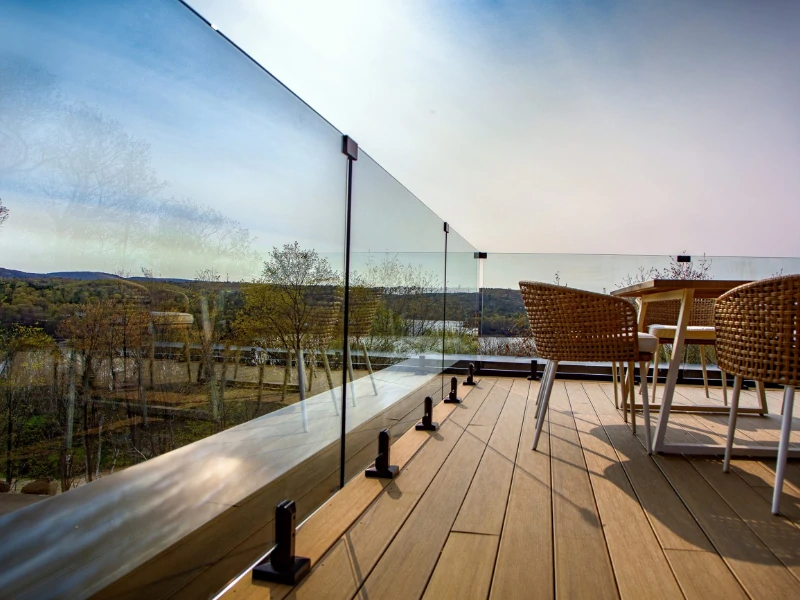 Application of Level And Glass Height Adjustable